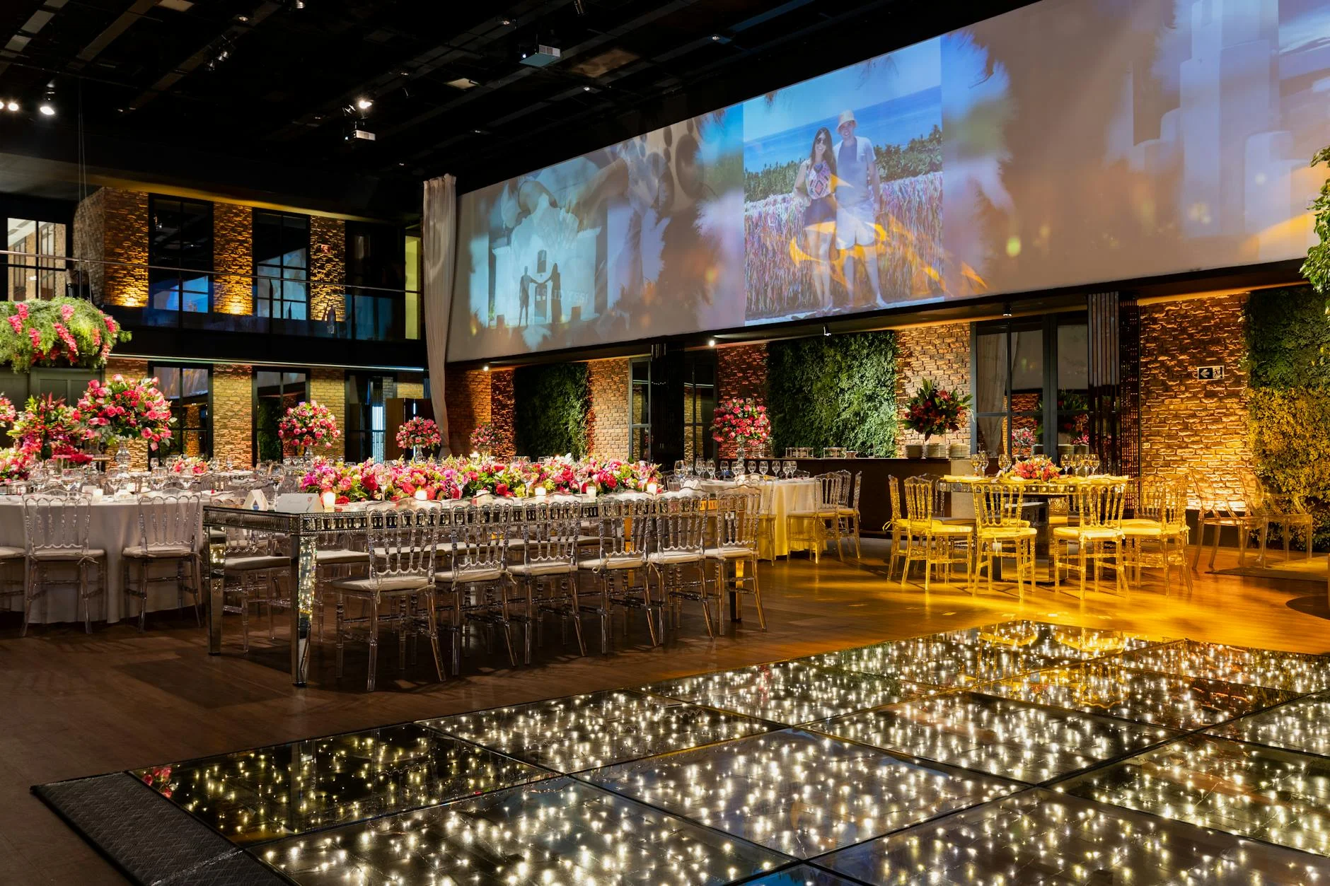 videotron wedding sebagai dekorasi pernikahan modern yang elegan