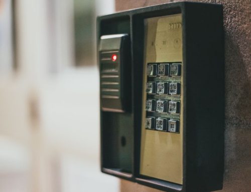Data Center Door Access Control yang Presisi dan Andal Kini