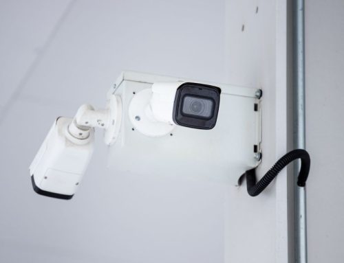 CCTV pelabuhan dengan deteksi nomor kontainer Pilihan Andal