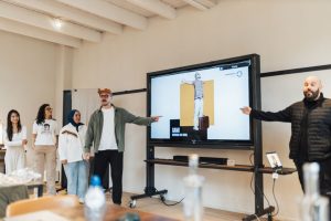 Digital Whiteboard Berkualitas untuk Bisnis Solusi Terbaik